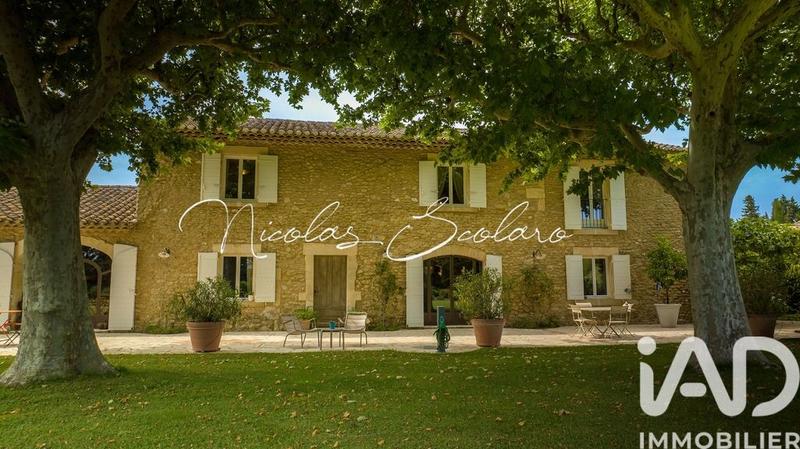 Maison - 310 m² - 8 pièces