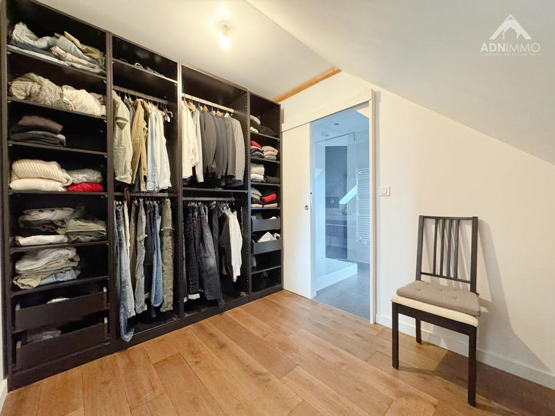 Maison - 230 m² - 5 pièces