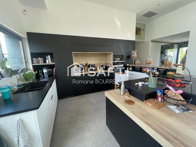 Villa - 256 m² - 7 pièces