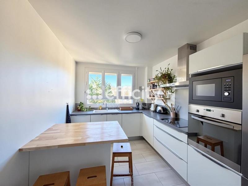 Appartement - 86 m² - 5 pièces