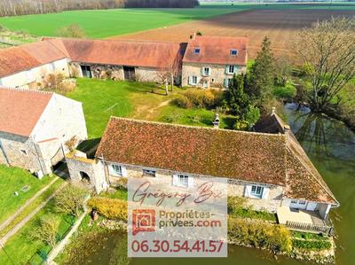 Corps de ferme - 435 m² - 11 pièces