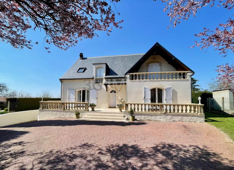 Demeure - 191 m² - 9 pièces