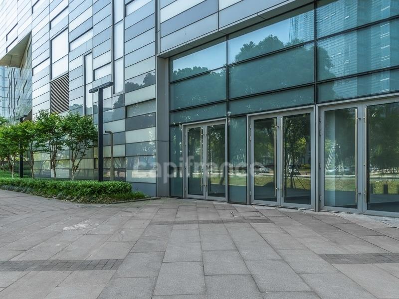 Local commercial - 102 m² - 4 pièces