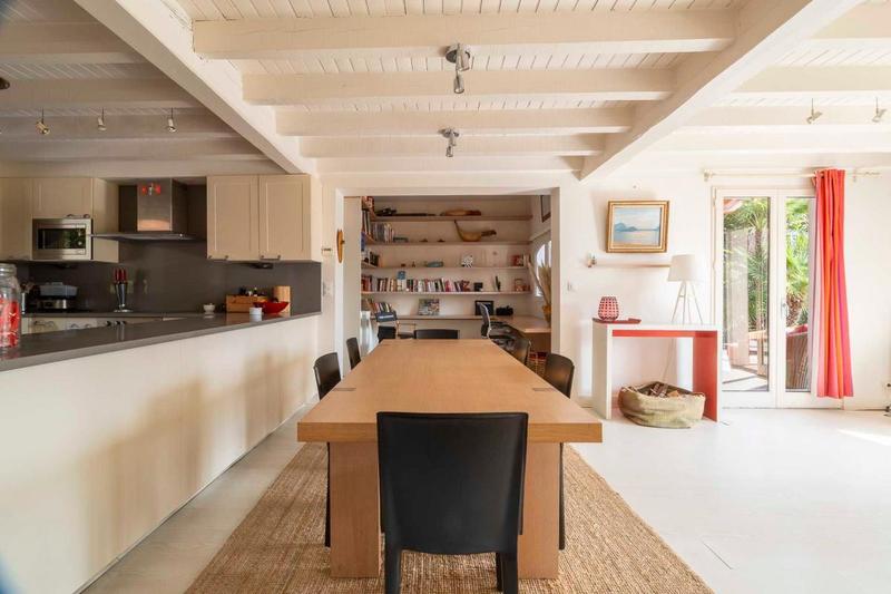 Villa - 180 m² - 6 pièces