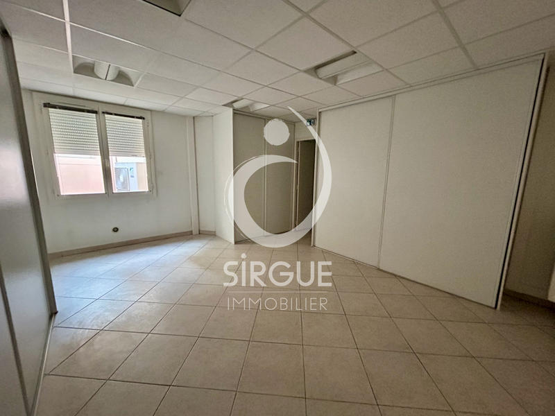 Bureau - 105 m² - 6 pièces