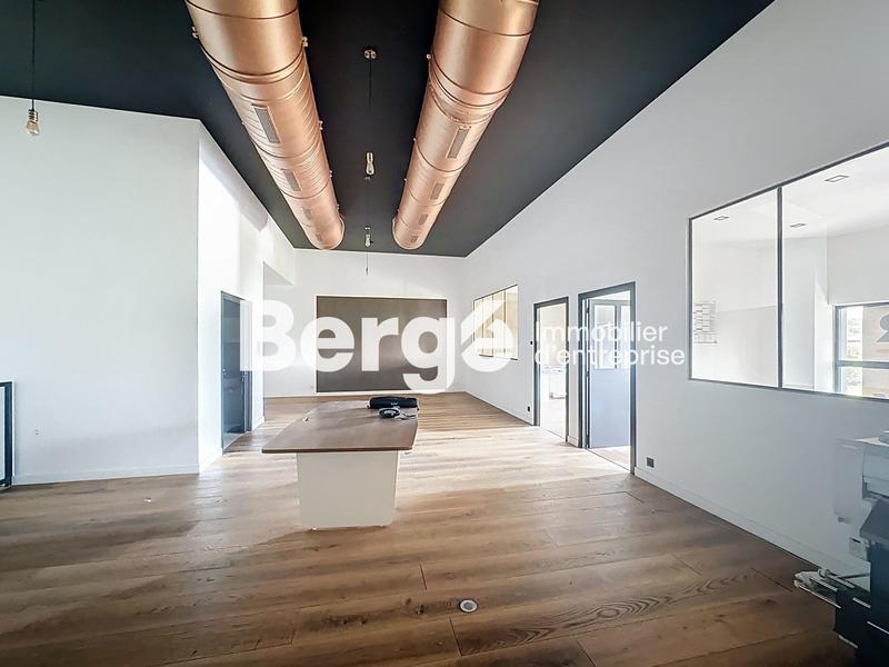 Entrepôt - 759 m²