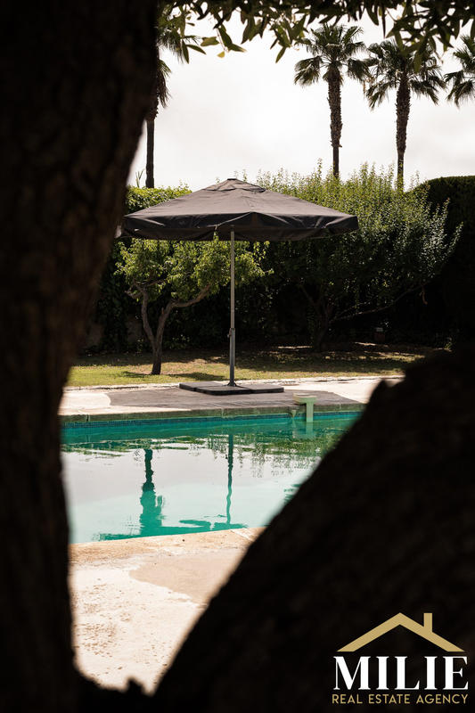 Villa - 350 m² - 8 pièces