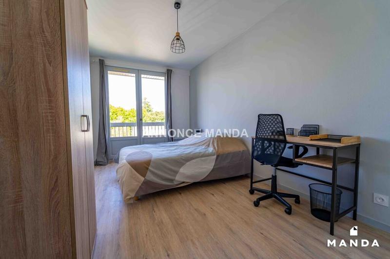 Chambre - 10 m² - 5 pièces