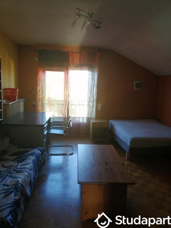 Chambre - 100 m² - 1 pièce