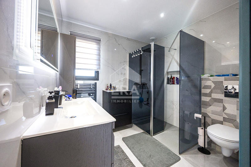 Maison - 101 m² - 5 pièces