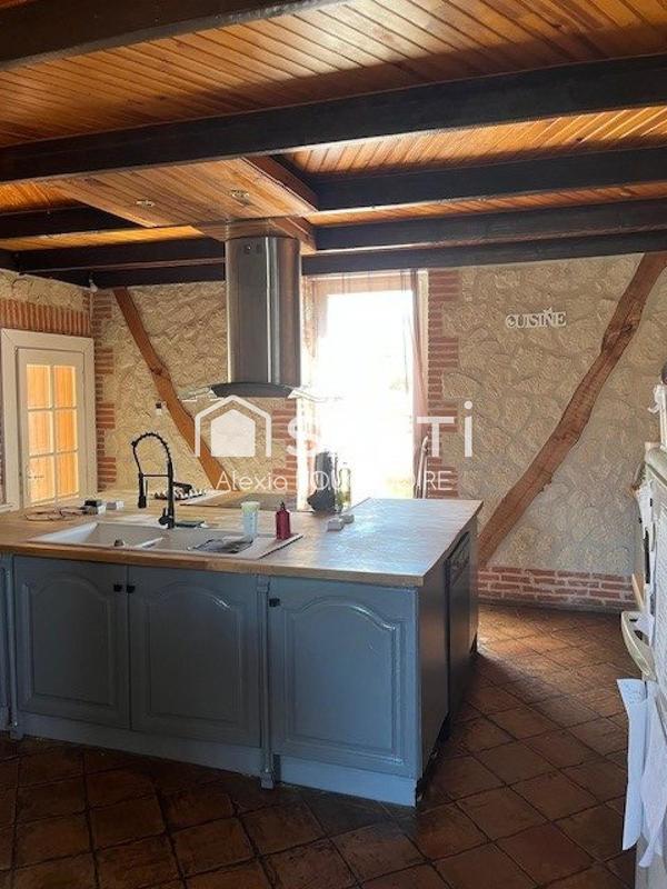 Maison - 236 m² - 7 pièces