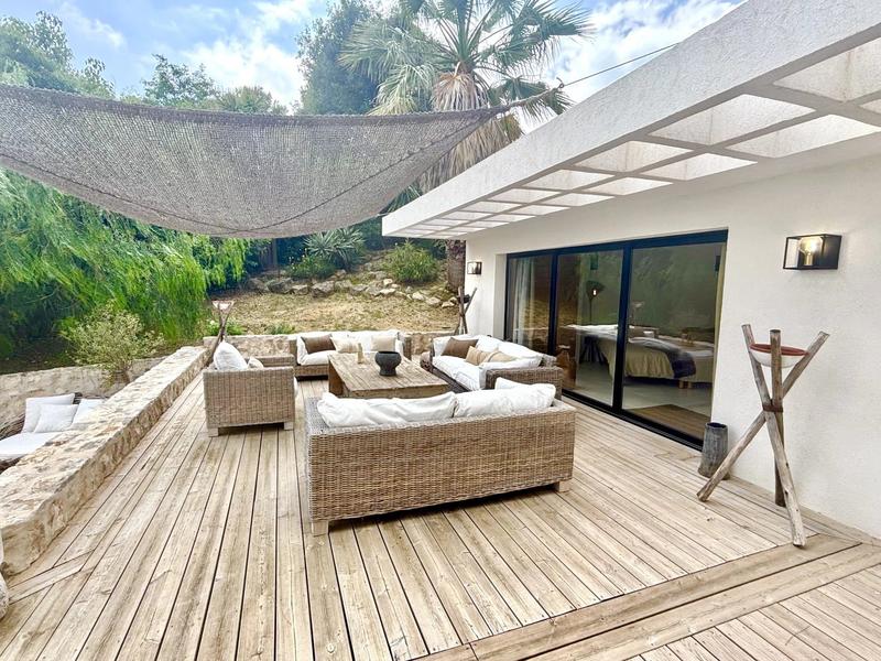 Villa - 260 m² - 6 pièces