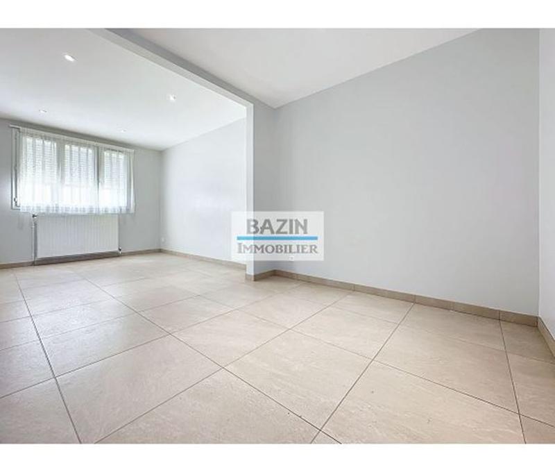 Maison traditionnelle - 96 m² - 6 pièces