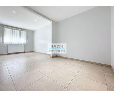 Maison traditionnelle - 96 m² - 6 pièces