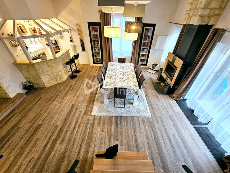 Maison - 258 m² - 8 pièces