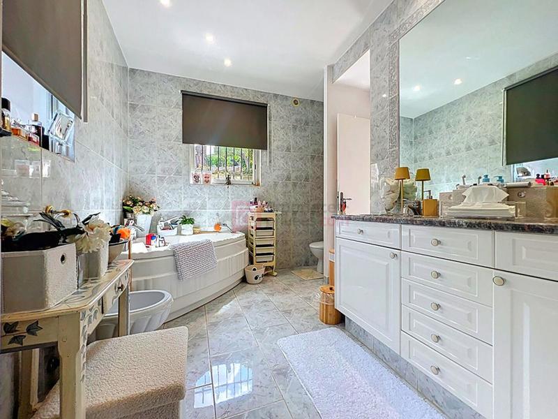 Villa - 186 m² - 4 pièces