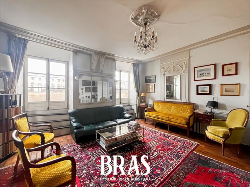 Appartement - 150 m² - 5 pièces