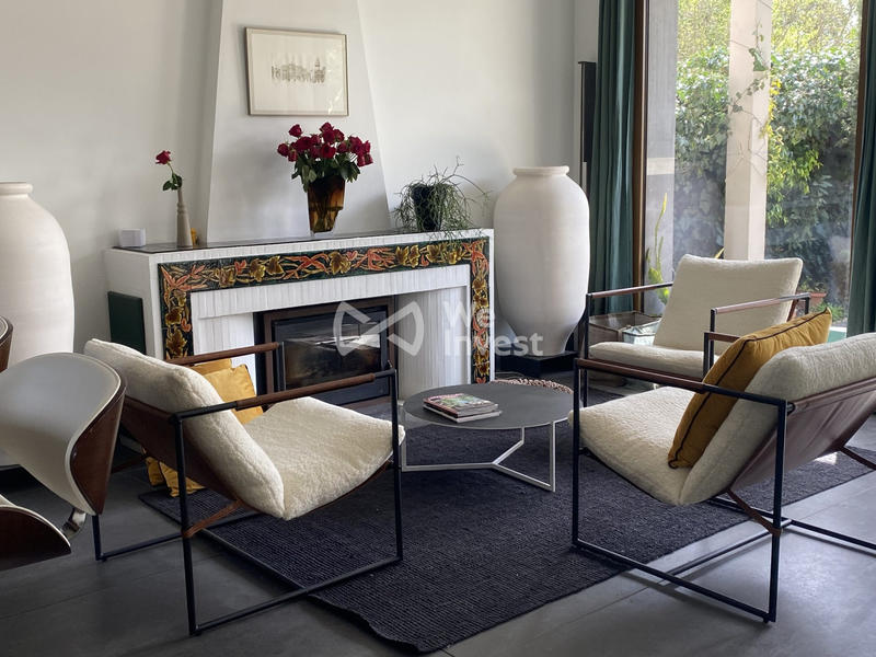 Maison - 240 m² - 6 pièces