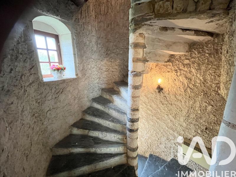 Maison - 202 m² - 8 pièces