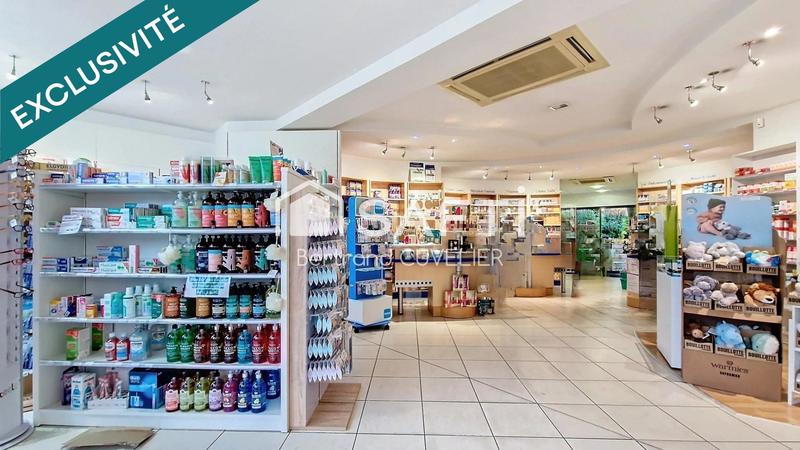 Local commercial - 170 m² - 6 pièces