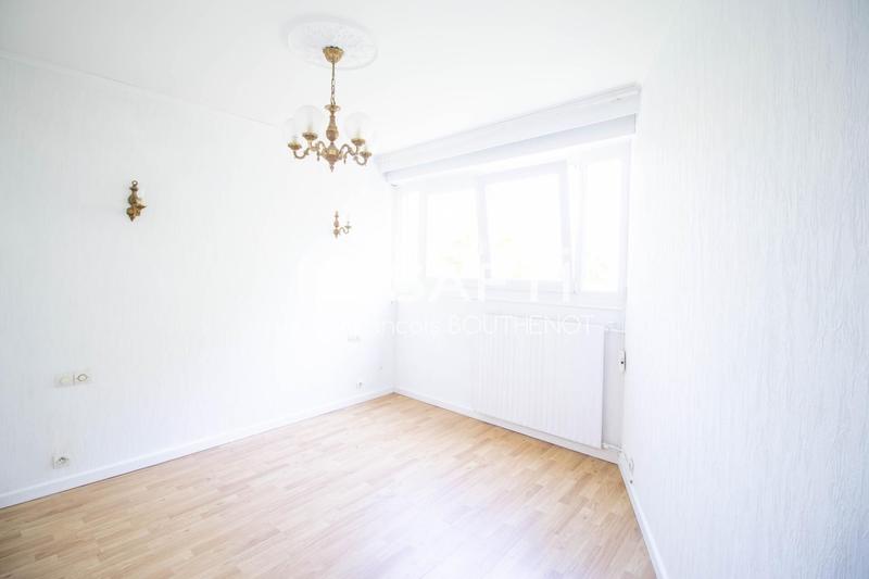 Appartement - 90 m² - 4 pièces