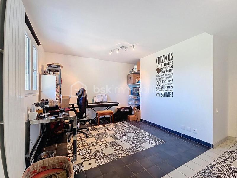 Maison - 180 m² - 6 pièces