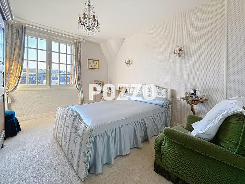 Maison - 167 m² - 6 pièces