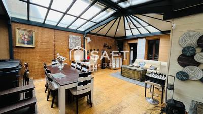 Maison - 244 m² - 8 pièces