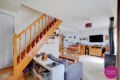 Maison - 90 m² - 4 pièces