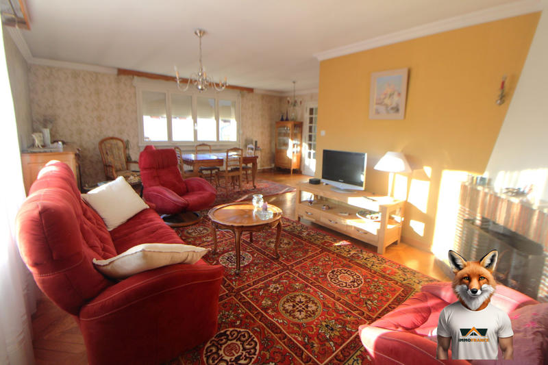 Maison - 207 m² - 9 pièces