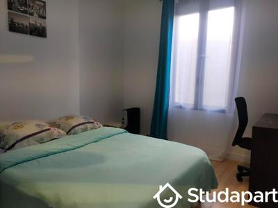 Chambre - 11 m² - 1 pièce