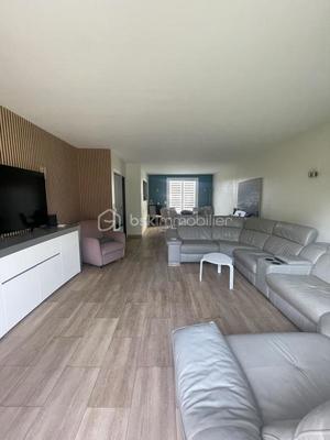 Maison - 159 m² - 7 pièces