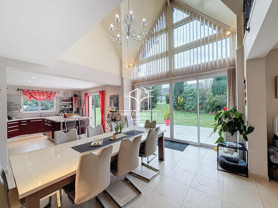 Villa - 177 m² - 6 pièces