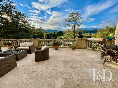 Château - 1 560 m² - 20 pièces