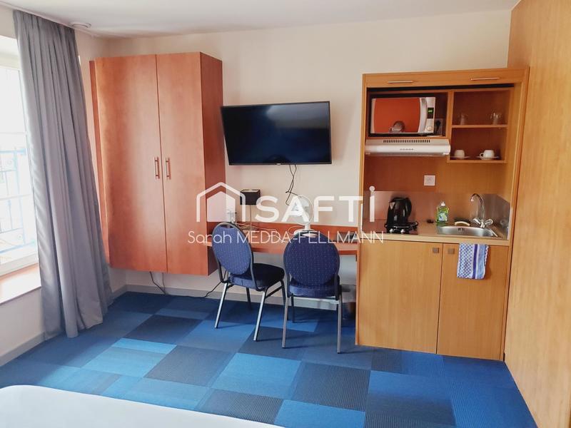 Local commercial - 1 257 m² - 30 pièces