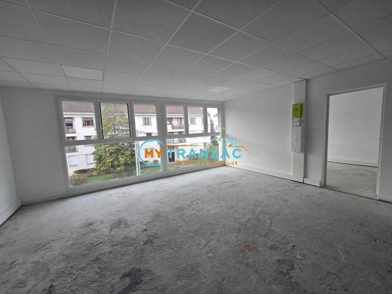 Local d'activité / Entrepôt - 256 m²