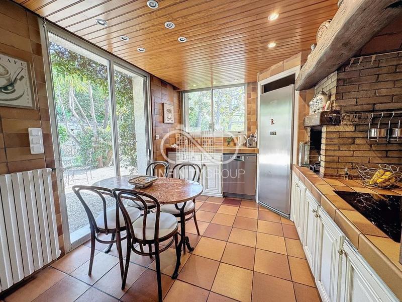 Villa - 247 m² - 7 pièces