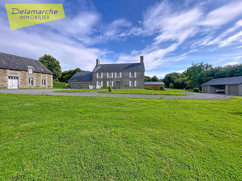 Maison - 294 m² - 9 pièces