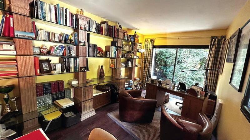 Propriété - 227 m² - 8 pièces