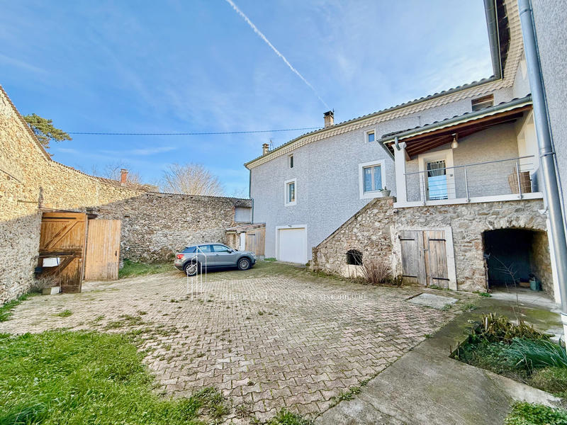 Propriété - 180 m² - 5 pièces