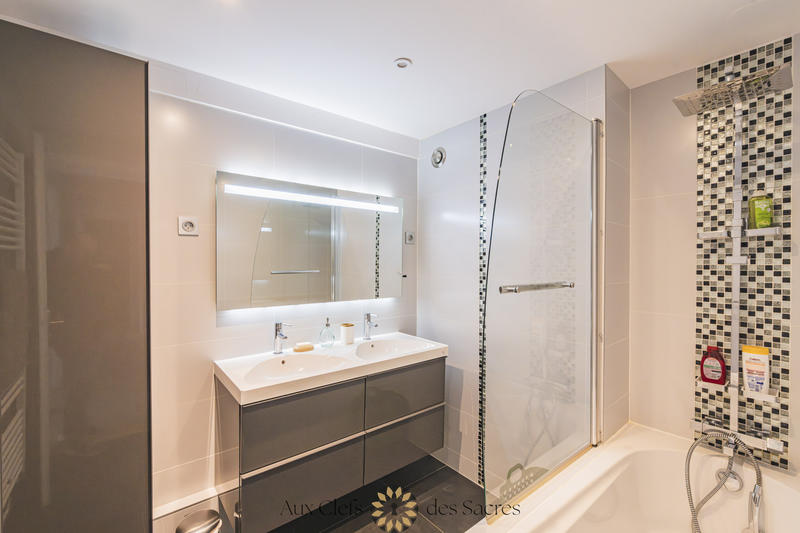 Appartement - 104 m² - 5 pièces