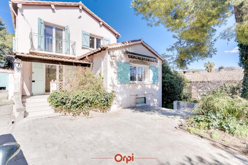 Appartement - 85 m² - 4 pièces