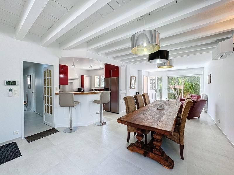 Villa - 190 m² - 8 pièces