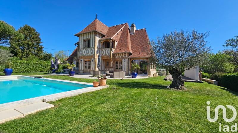 Maison - 262 m² - 8 pièces