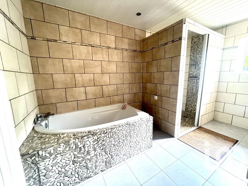 Maison - 172 m² - 8 pièces