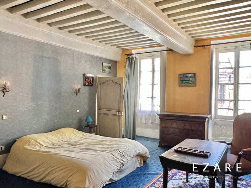 Maison - 266 m² - 7 pièces