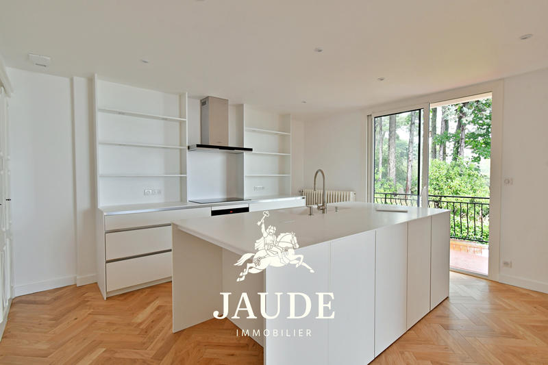 Appartement - 202 m² - 5 pièces