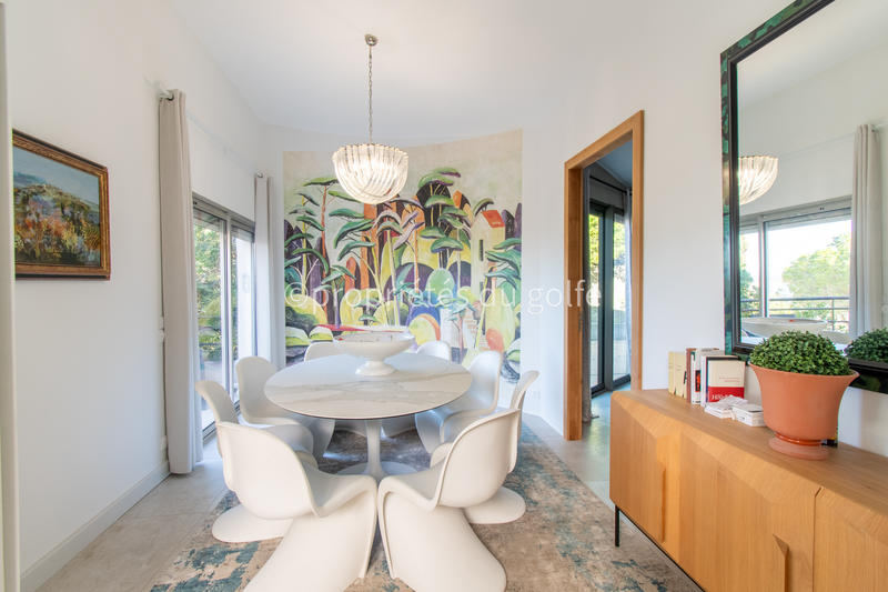 Maison - 210 m² - 5 pièces