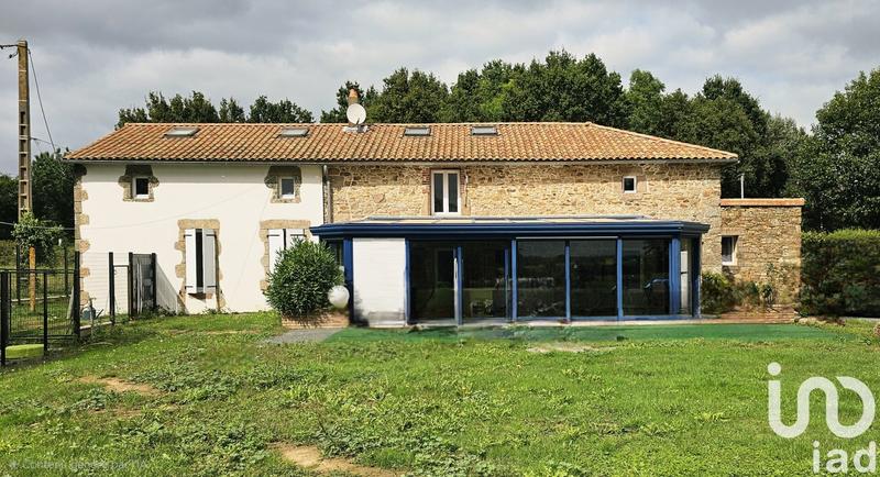 Maison - 237 m² - 9 pièces