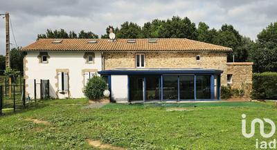 Maison - 237 m² - 9 pièces